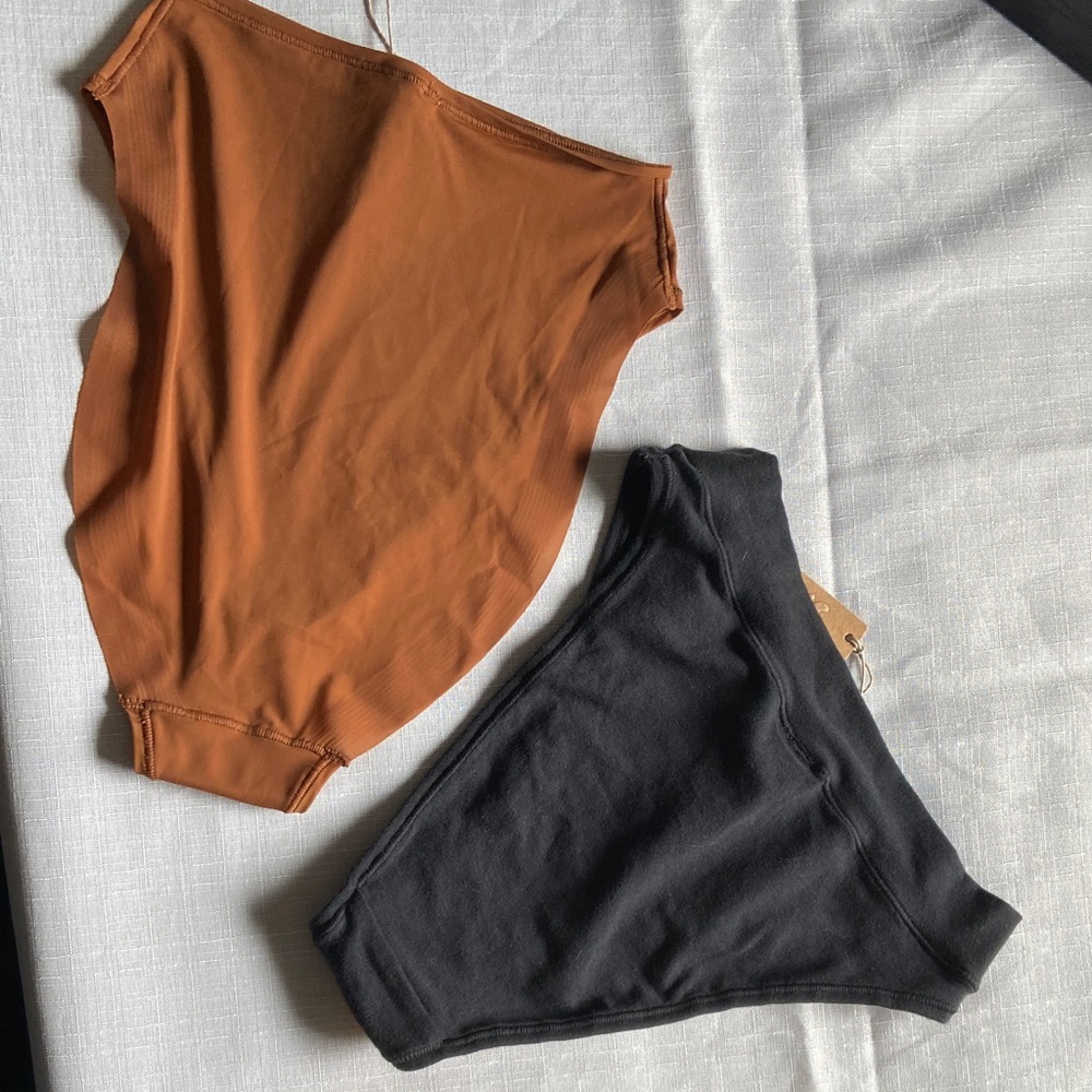 SKIMS Set High-Waist Jelly Sheer briefs & High-Waist Cotton Jersey Cheeky brief - Picture 4 of 4